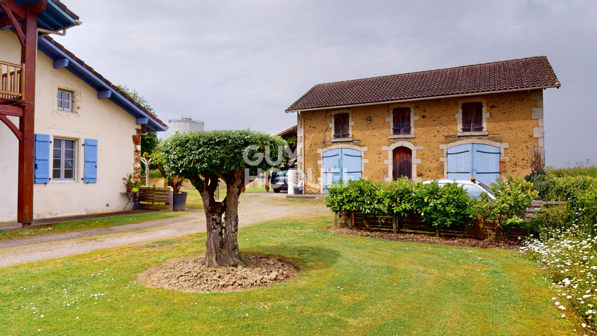 Maison de caractère 288 m² avec dépendance et sans voisins