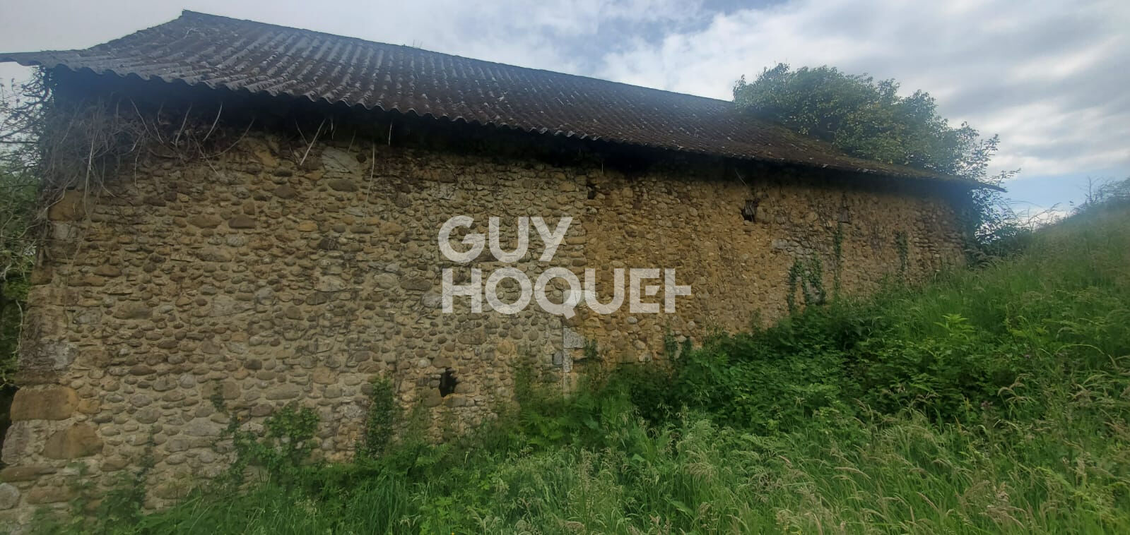 Maison à Rénover - Vue Pyrénées + 1,7 ha de Terrain !