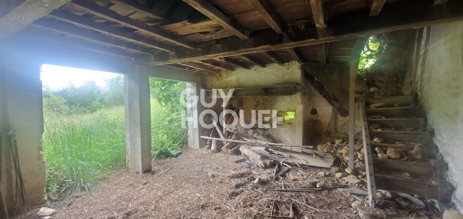 Maison à Rénover - Vue Pyrénées + 1,7 ha de Terrain !