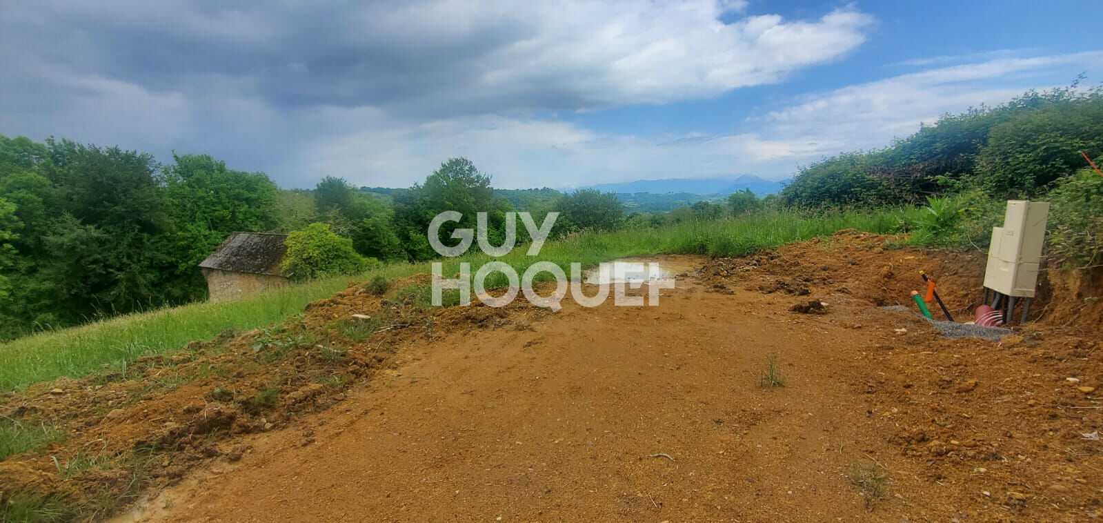 Maison à Rénover - Vue Pyrénées + 1,7 ha de Terrain !