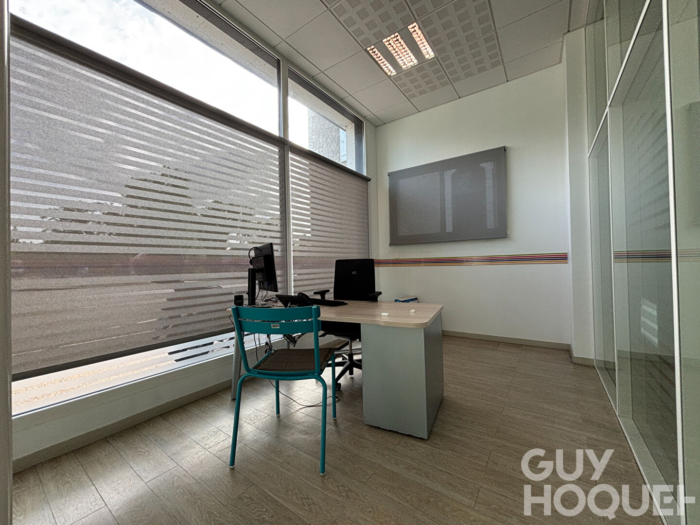 Local commercial de 185 m2 en plein centre ville d'Orthez.