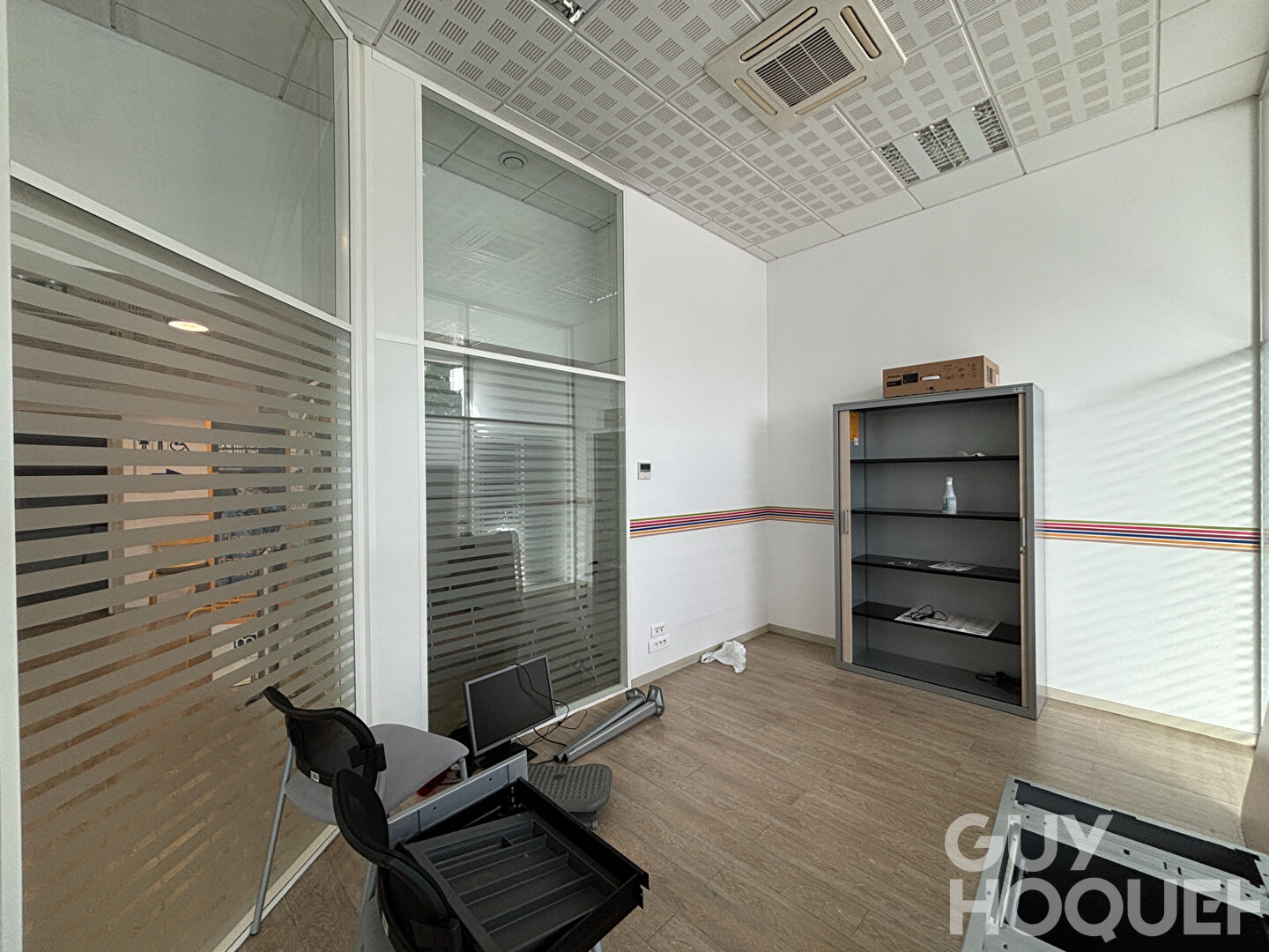 Local commercial de 185 m2 en plein centre ville d'Orthez.