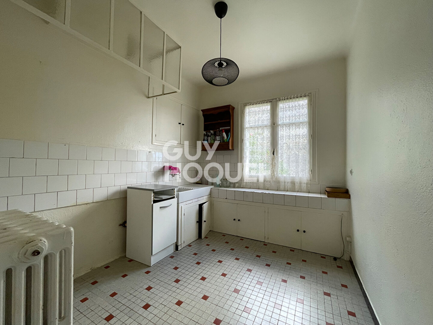 maison de village vue PYRENEES sur TUZAGUET