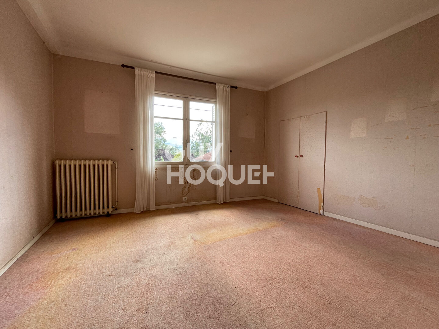 maison de village vue PYRENEES sur TUZAGUET