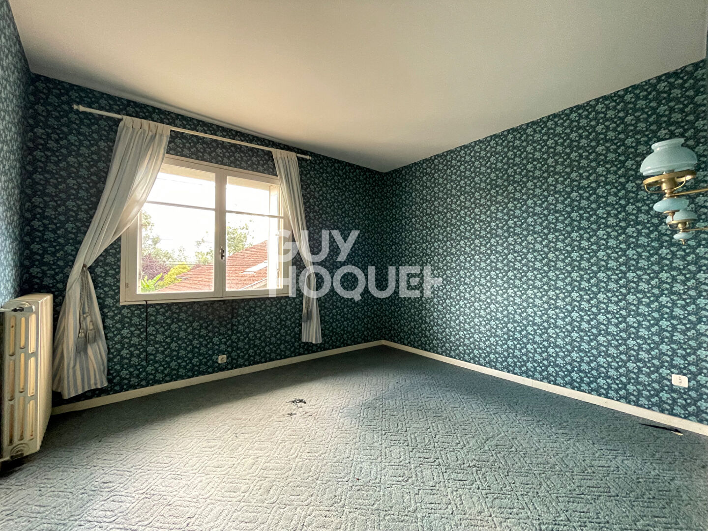 maison de village vue PYRENEES sur TUZAGUET