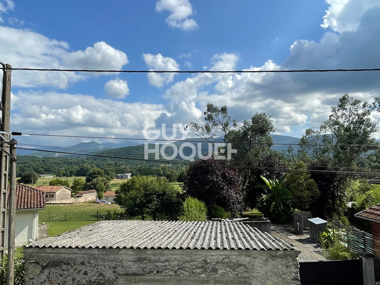maison de village vue PYRENEES sur TUZAGUET