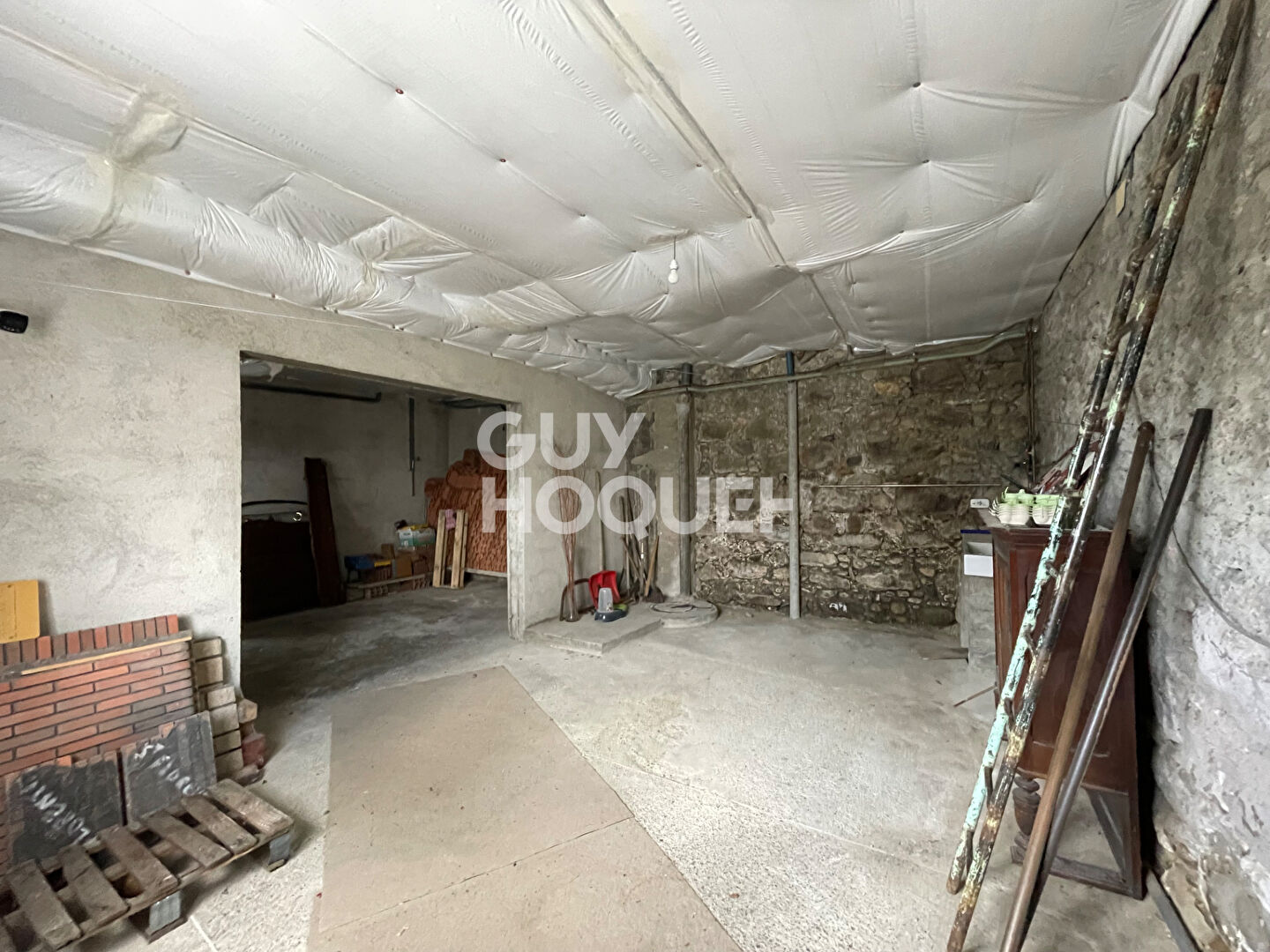 maison de village vue PYRENEES sur TUZAGUET