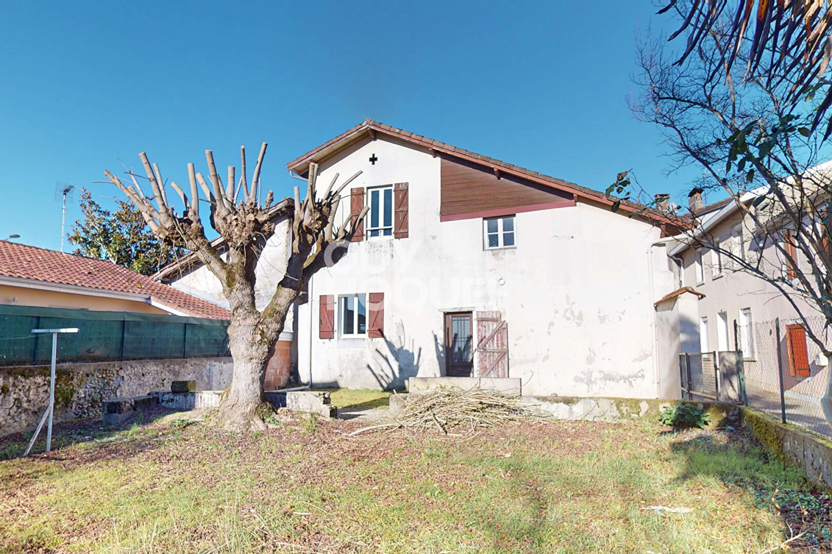 Maison de ville 149 m² au coeur historique d'Hagetmau avec beau potentiel