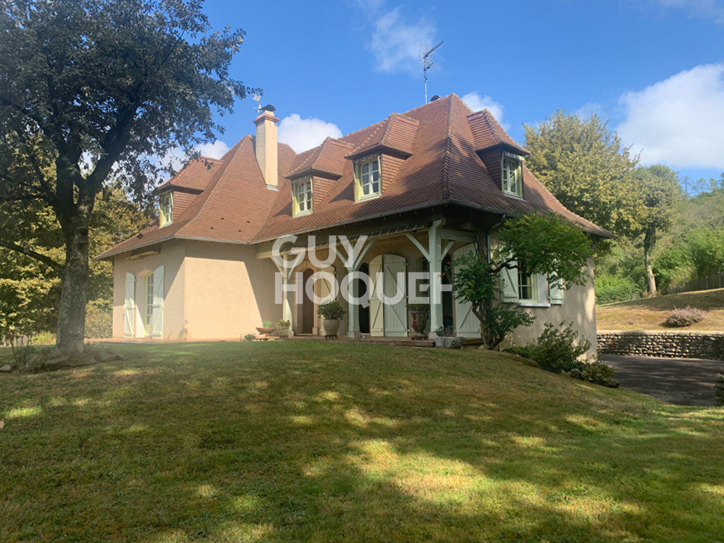 Maison de caractère avec vue imprenable sur les Pyrénées