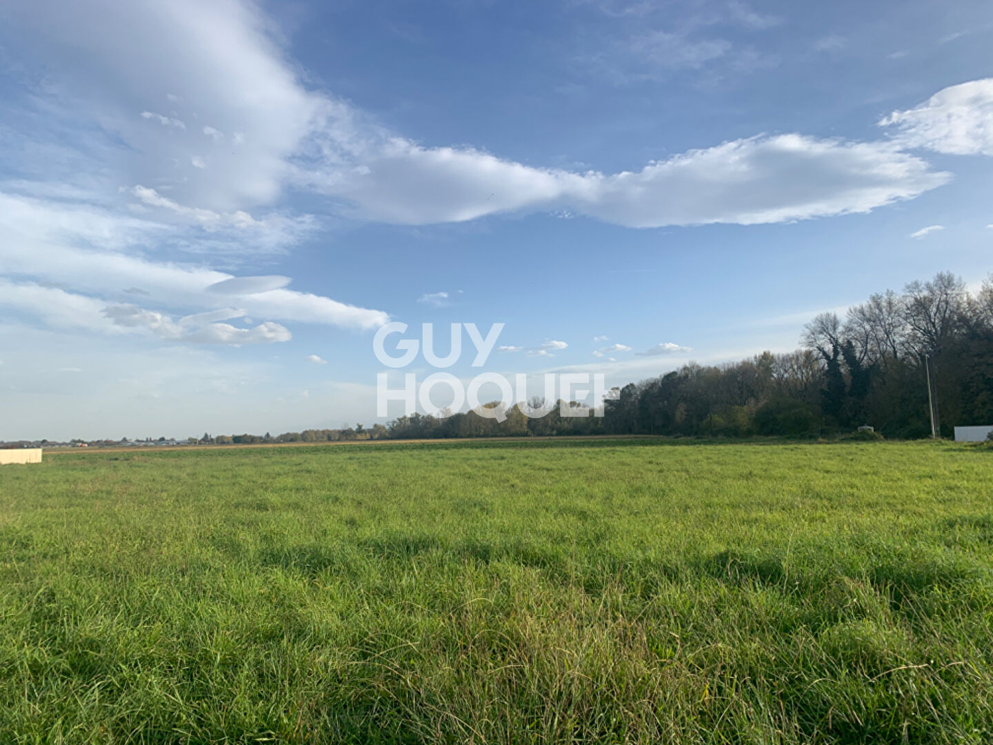 Terrain plat viabilisé avec vue sur les Pyrénées à Labastide-Cézéracq