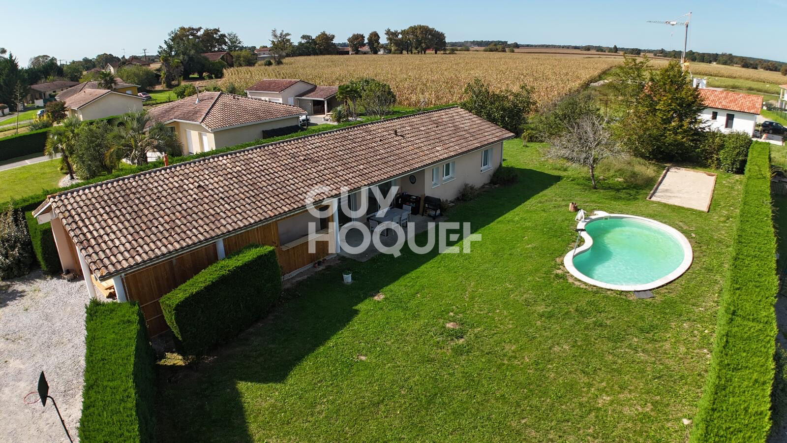 Maison de plain pied proche d'HAGETMAU de 111 m² avec piscine