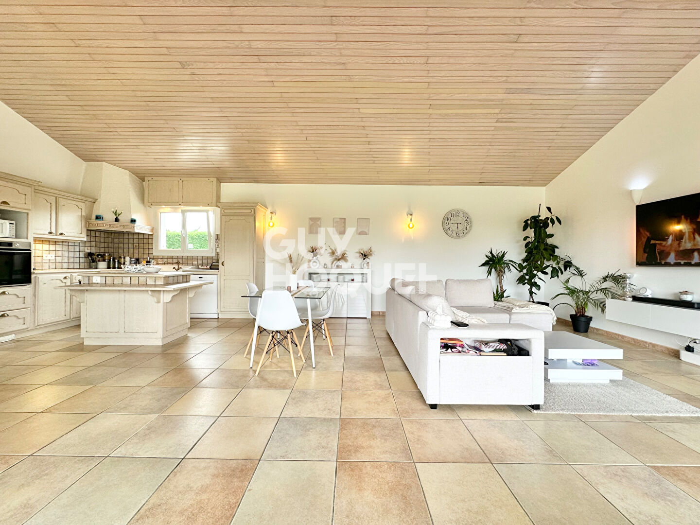 Maison de plain pied proche d'HAGETMAU de 111 m² avec piscine