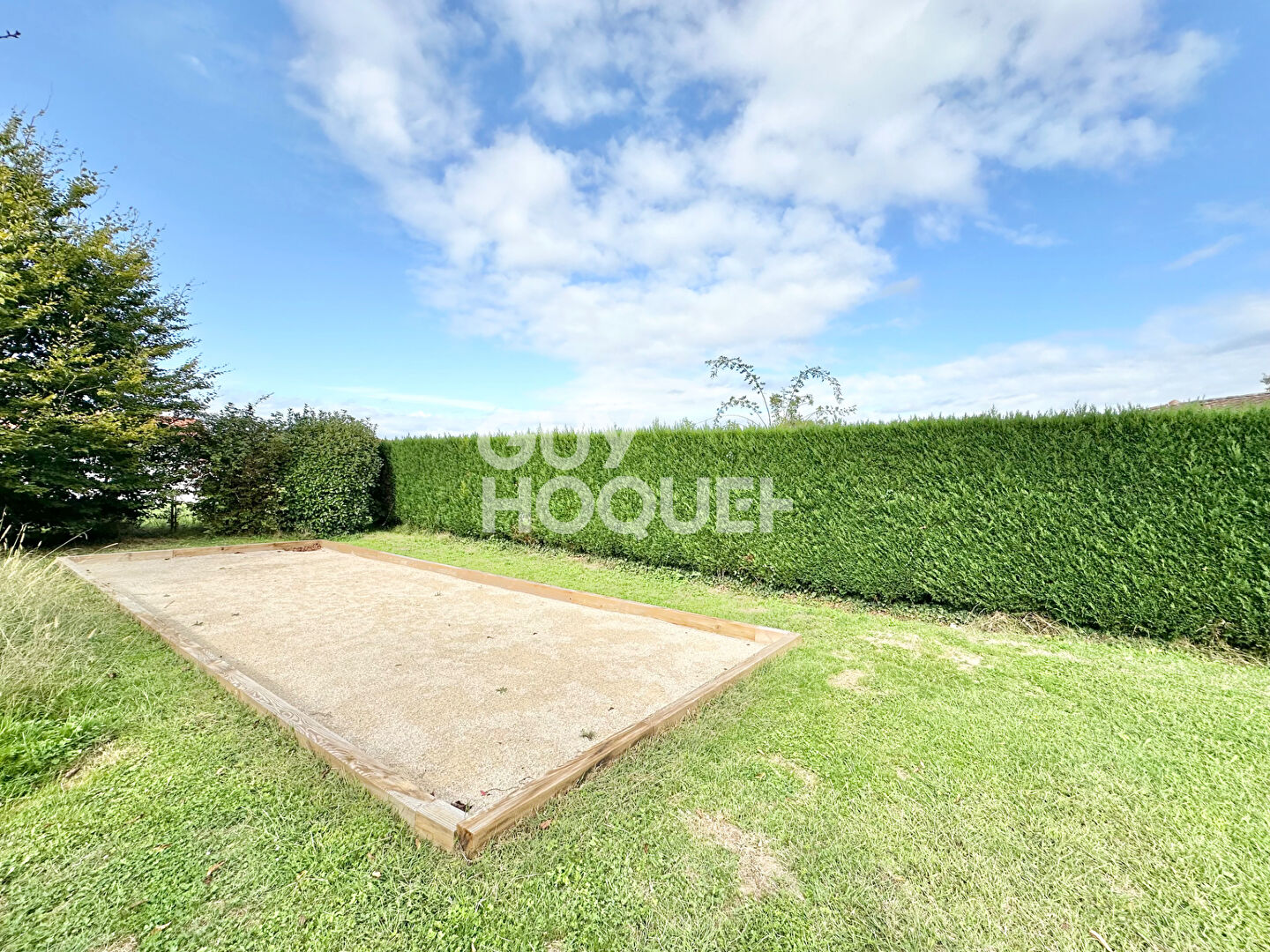 Maison de plain pied proche d'HAGETMAU de 111 m² avec piscine