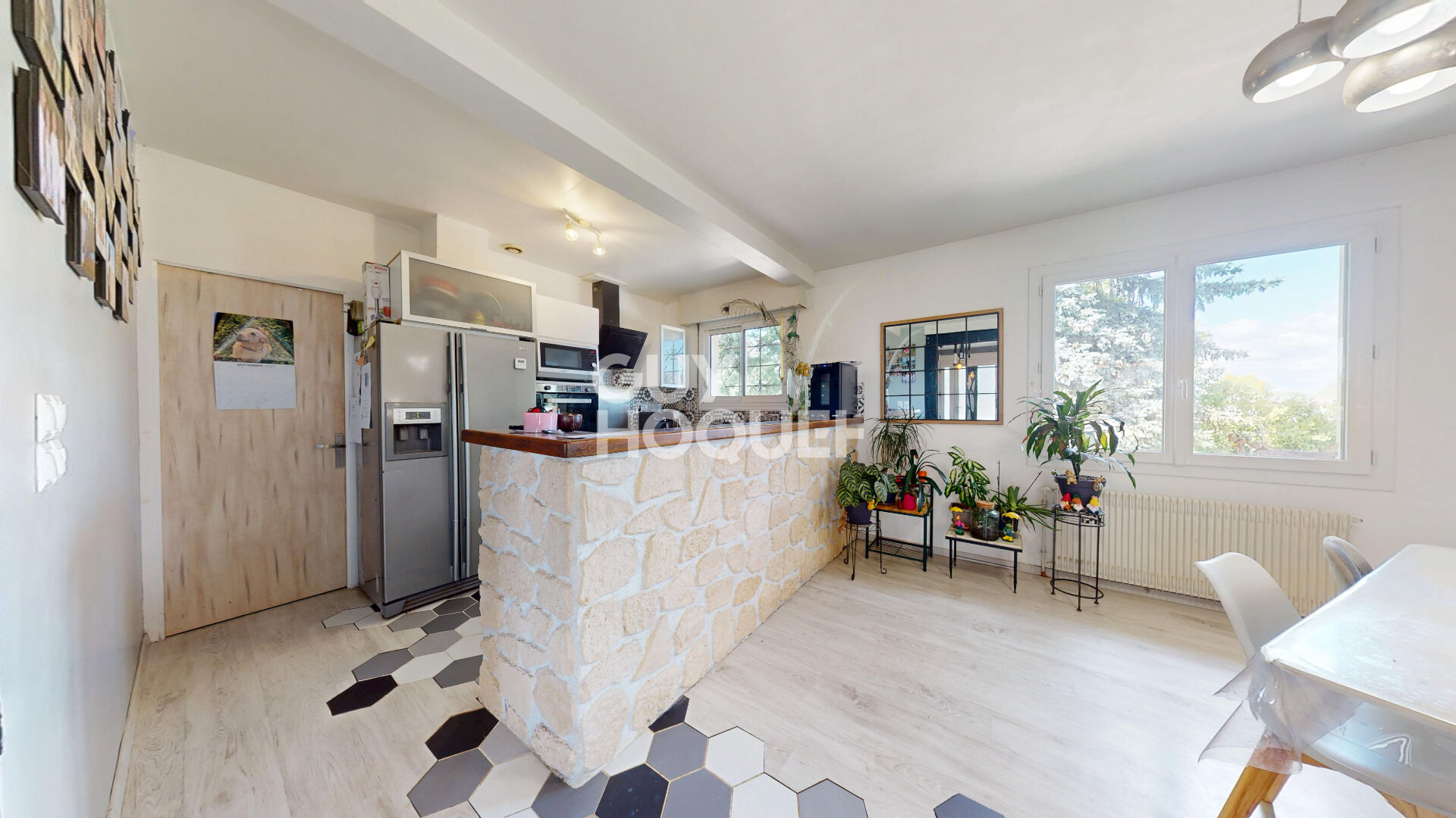 Propriété 258 m² avec piscine, 1.1 ha de terrain et hangar proche Hagetmau