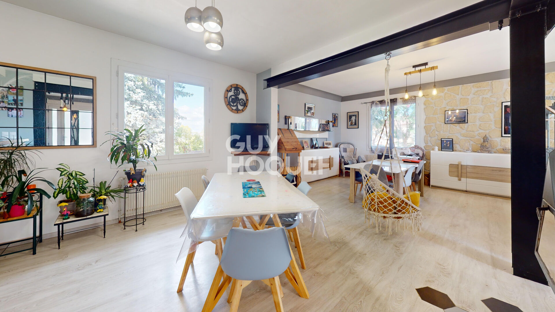 Propriété 258 m² avec piscine, 1.1 ha de terrain et hangar proche Hagetmau