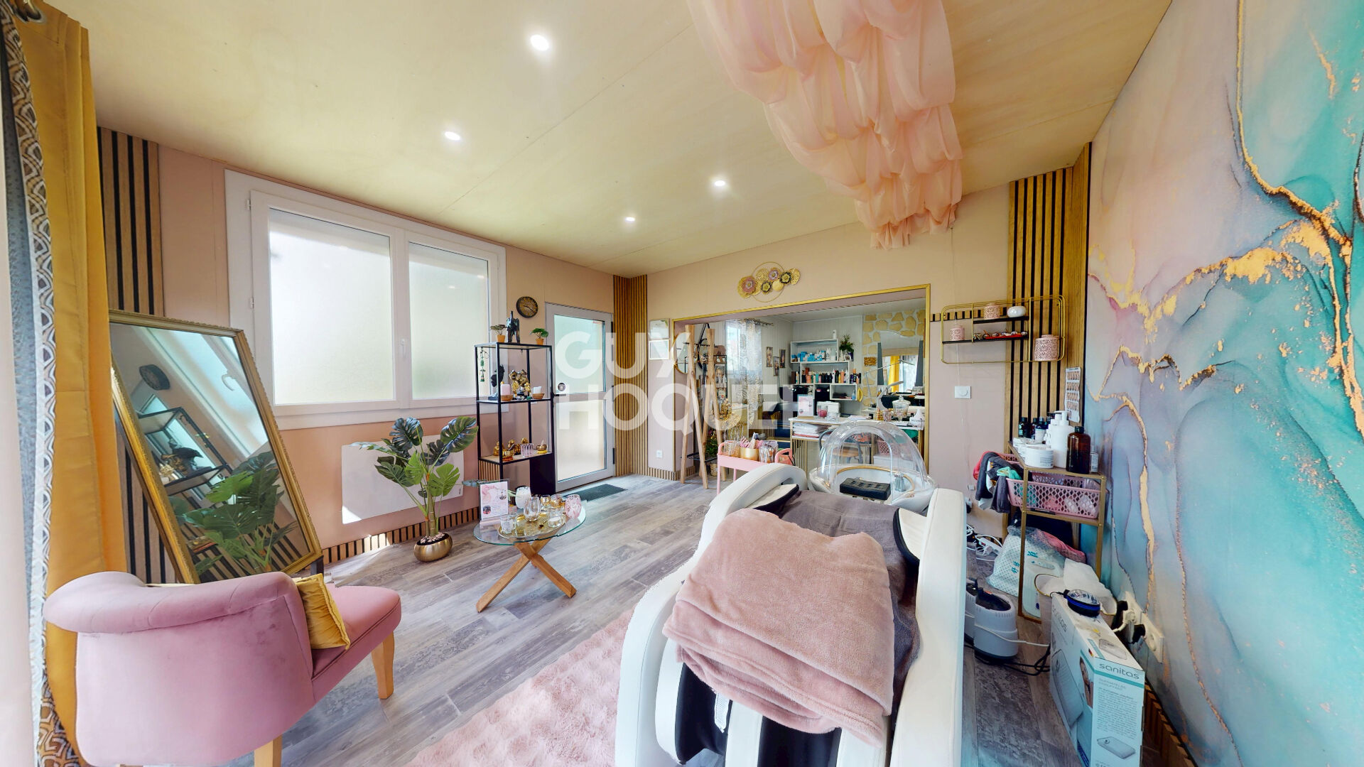 Propriété 258 m² avec piscine, 1.1 ha de terrain et hangar proche Hagetmau