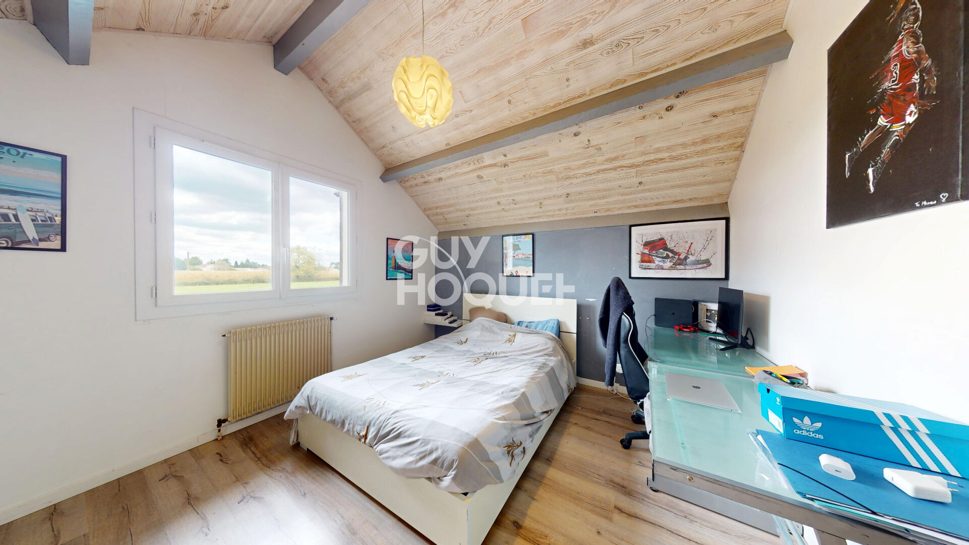 Propriété 258 m² avec piscine, 1.1 ha de terrain et hangar proche Hagetmau