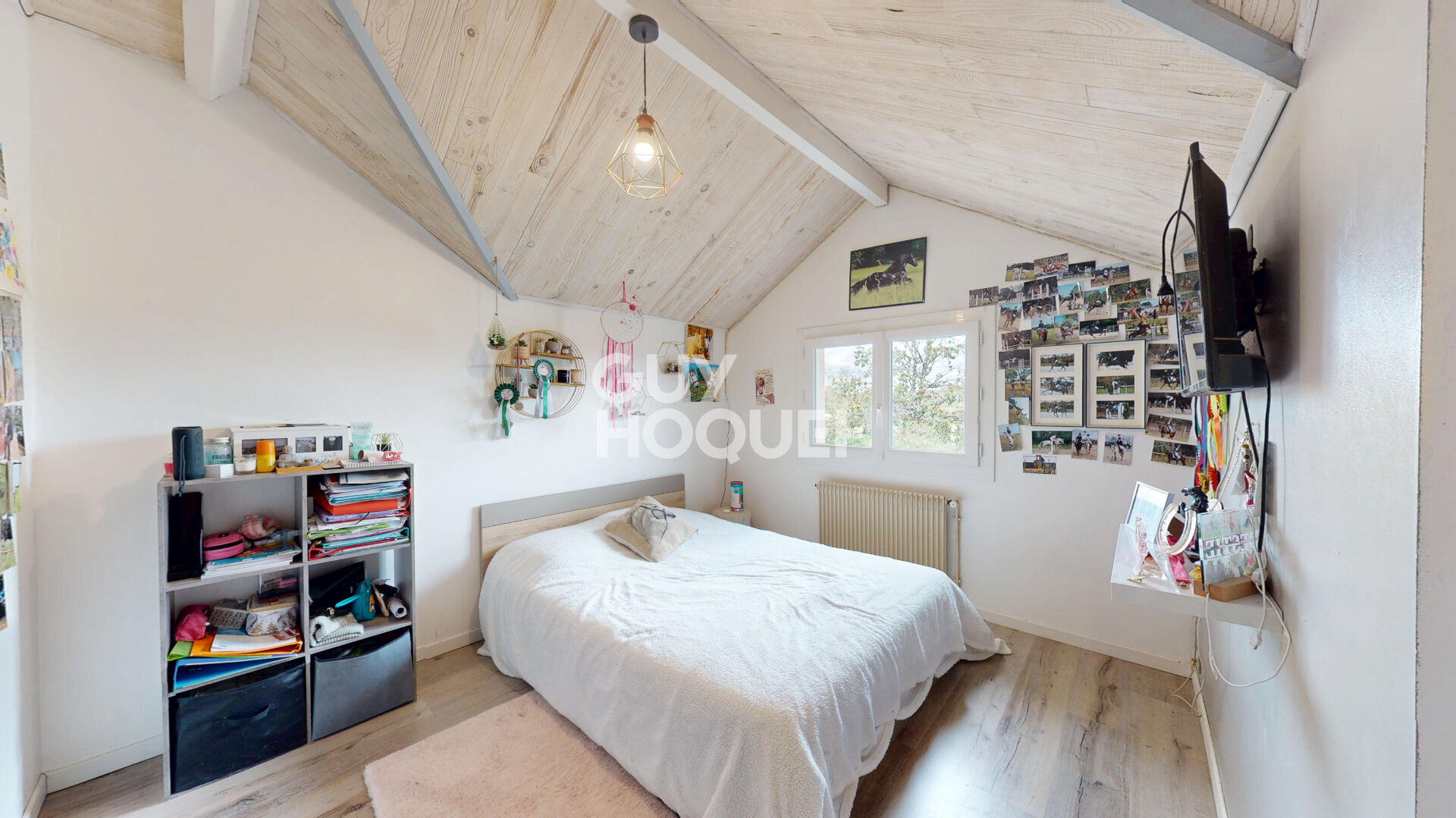 Propriété 258 m² avec piscine, 1.1 ha de terrain et hangar proche Hagetmau