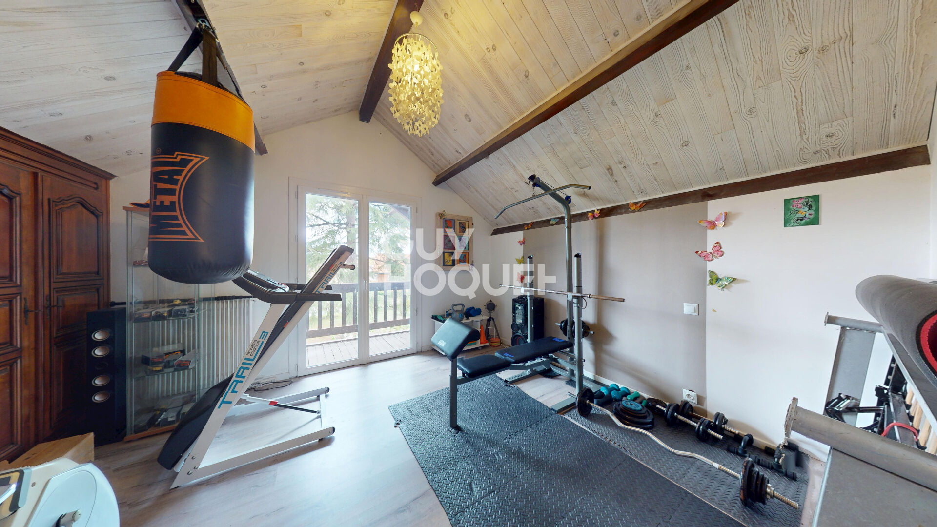 Propriété 258 m² avec piscine, 1.1 ha de terrain et hangar proche Hagetmau