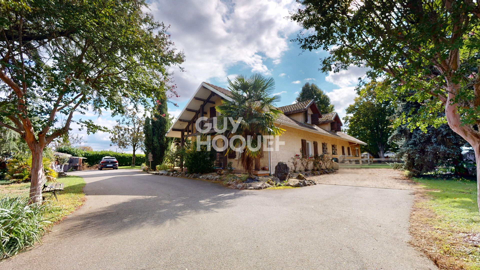 Propriété 258 m² avec piscine, 1.1 ha de terrain et hangar proche Hagetmau