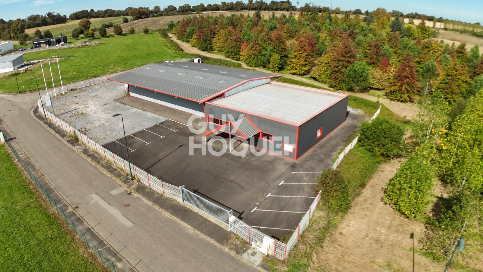 A VENDRE A HAGETMAU: Local industriel et commercial 633 m² avec emplacement stratégique