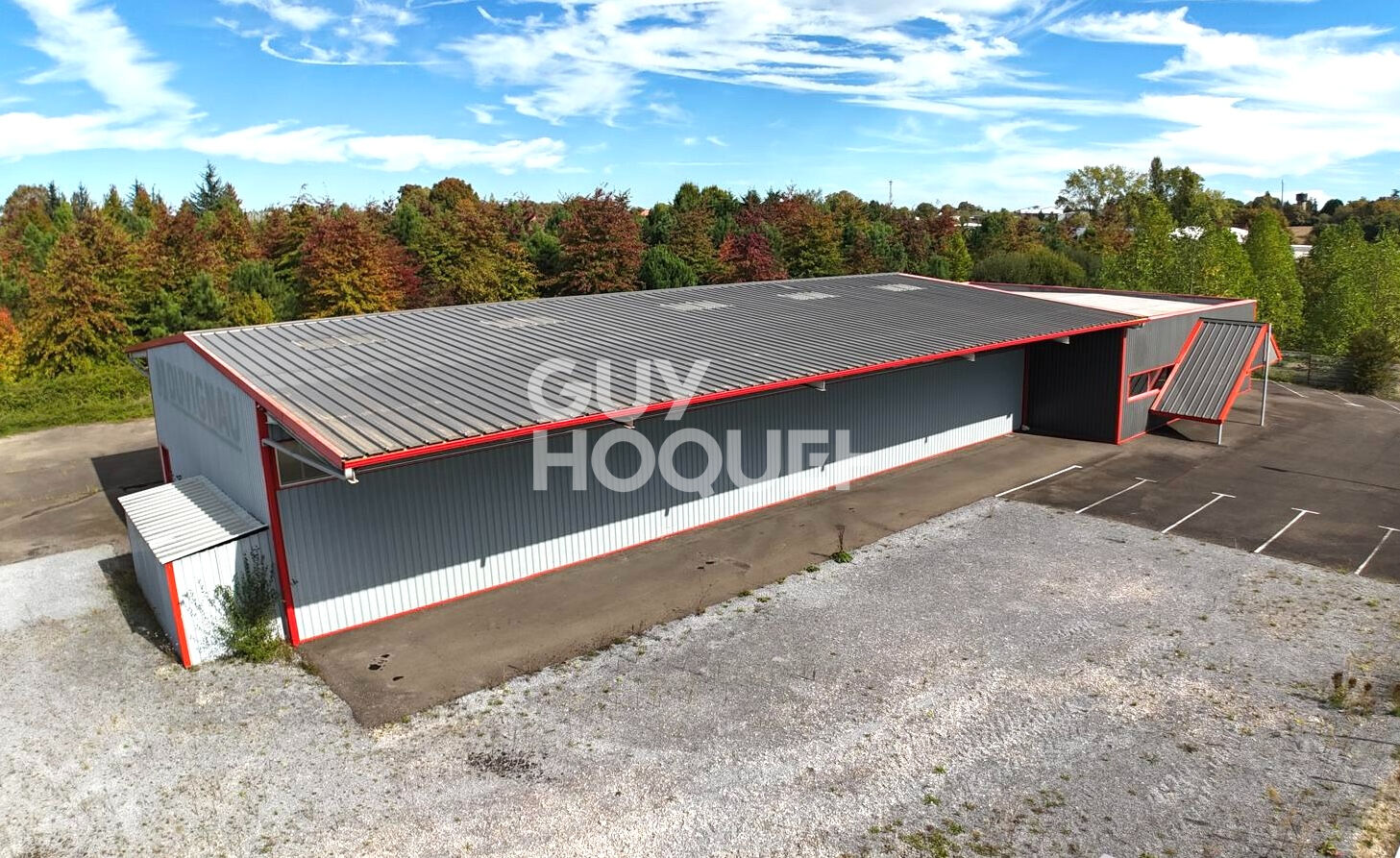 A VENDRE A HAGETMAU: Local industriel et commercial 633 m² avec emplacement stratégique