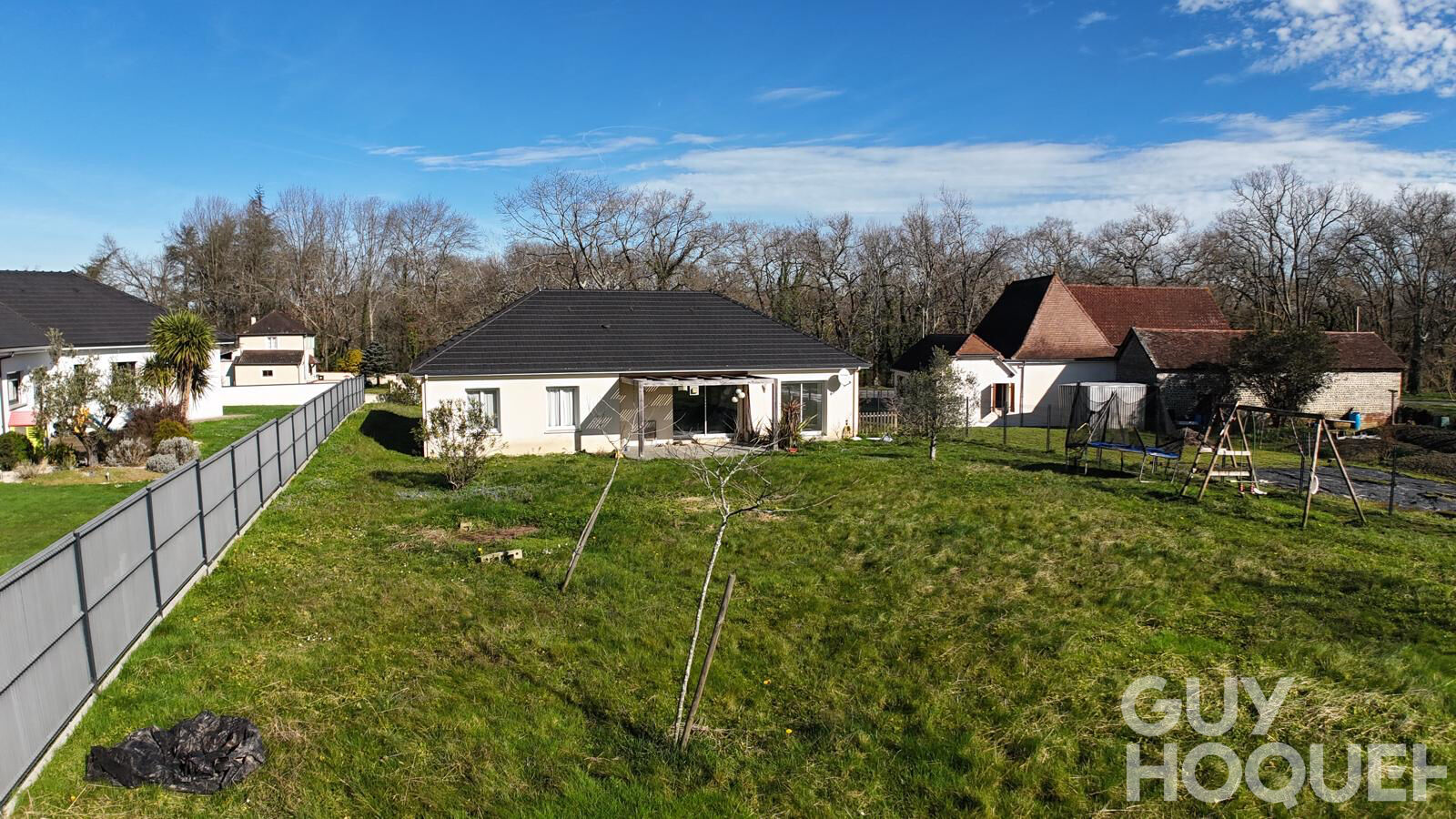 MAISON MODERNE DE PLAIN-PIED - 5 CHAMBRES