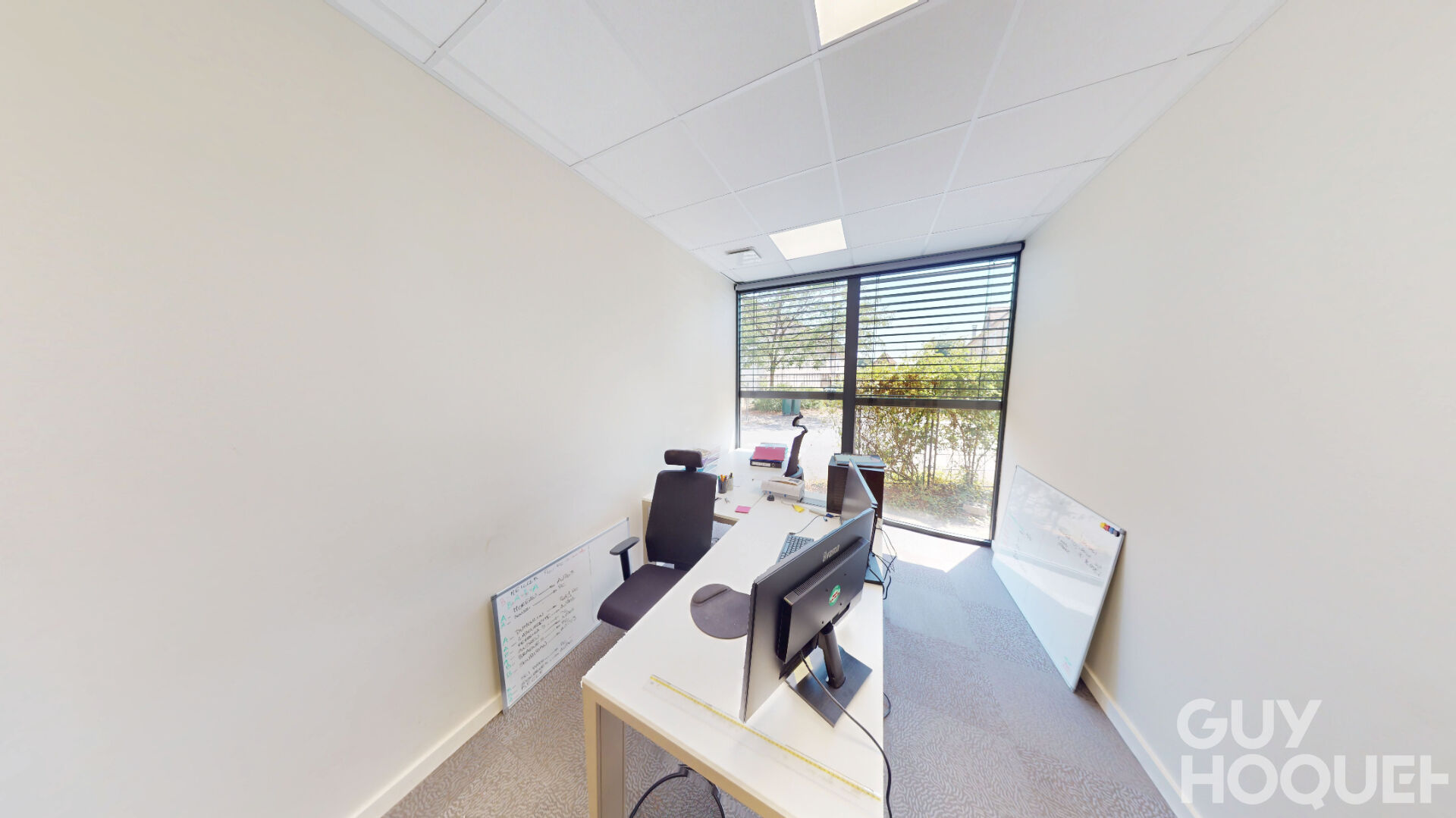Local commercial plein  centre Artix