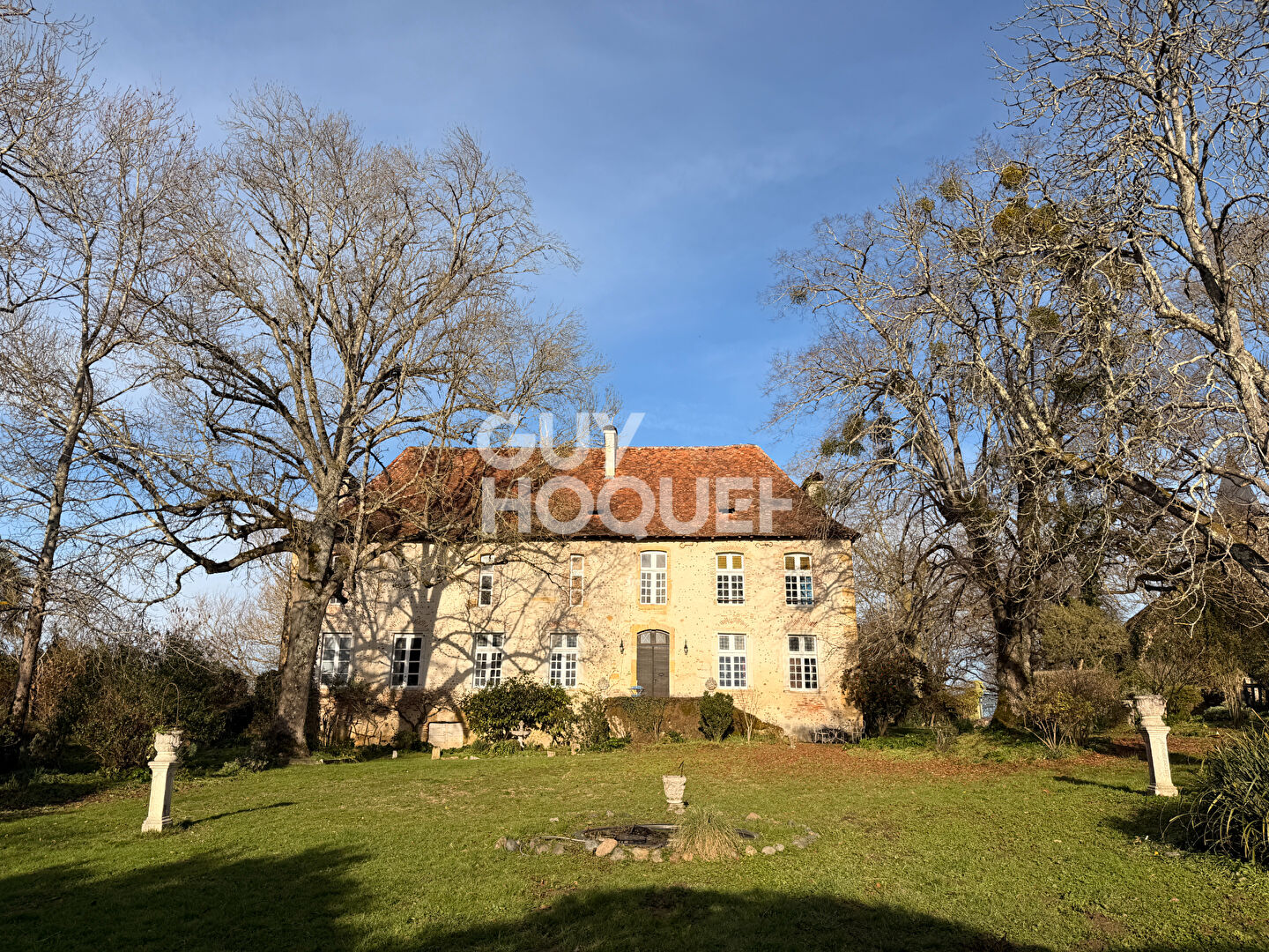 Bien d'exception à vendre à Momas - Référence 7502