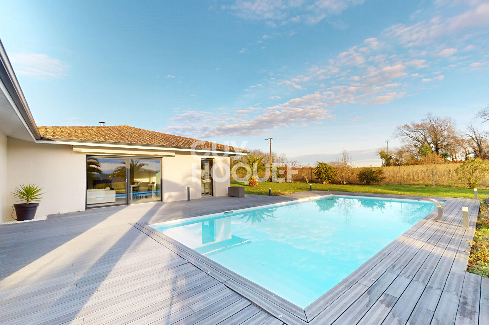 Élégante maison F3 de plain pied avec piscine et terrain clos
