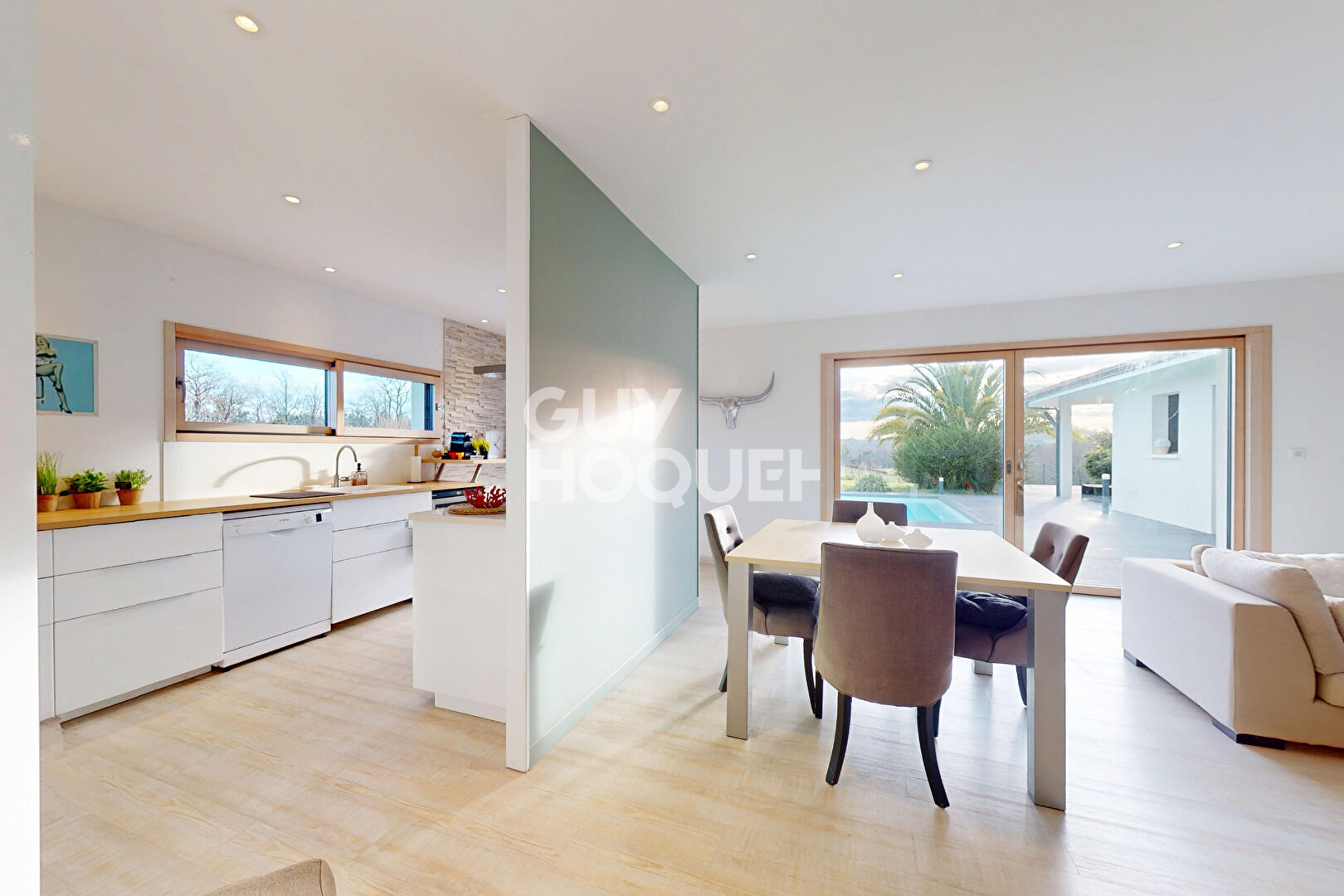 Élégante maison F3 de plain pied avec piscine et terrain clos