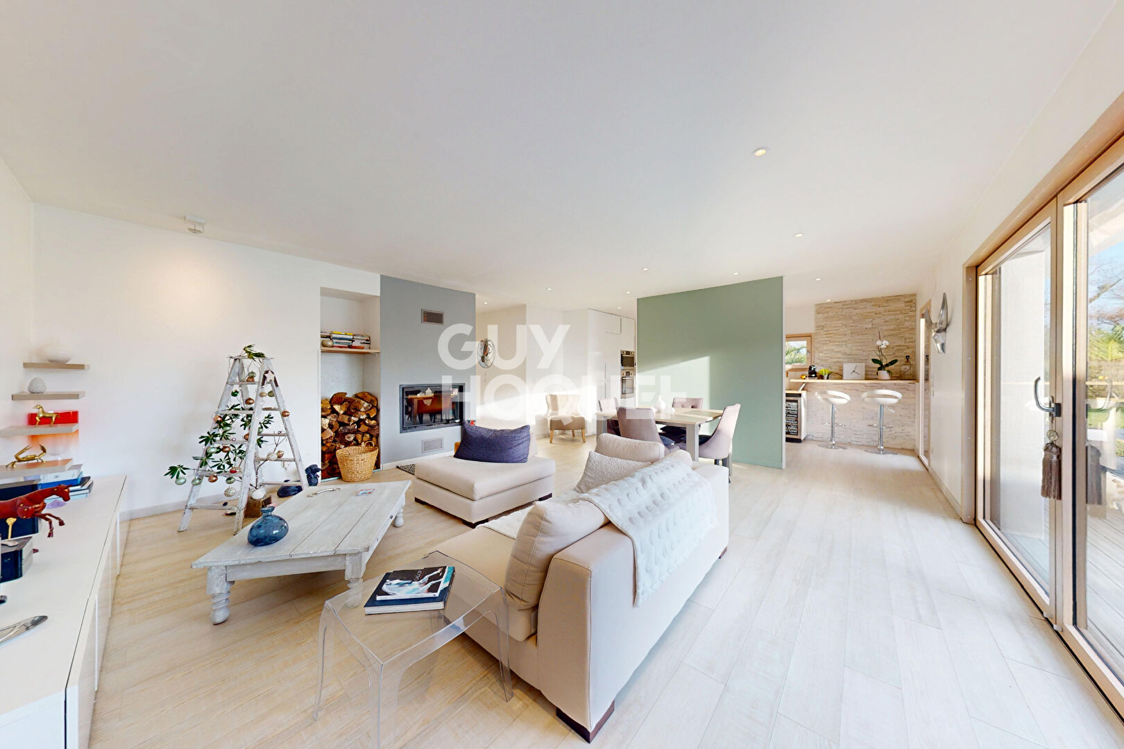 Élégante maison F3 de plain pied avec piscine et terrain clos