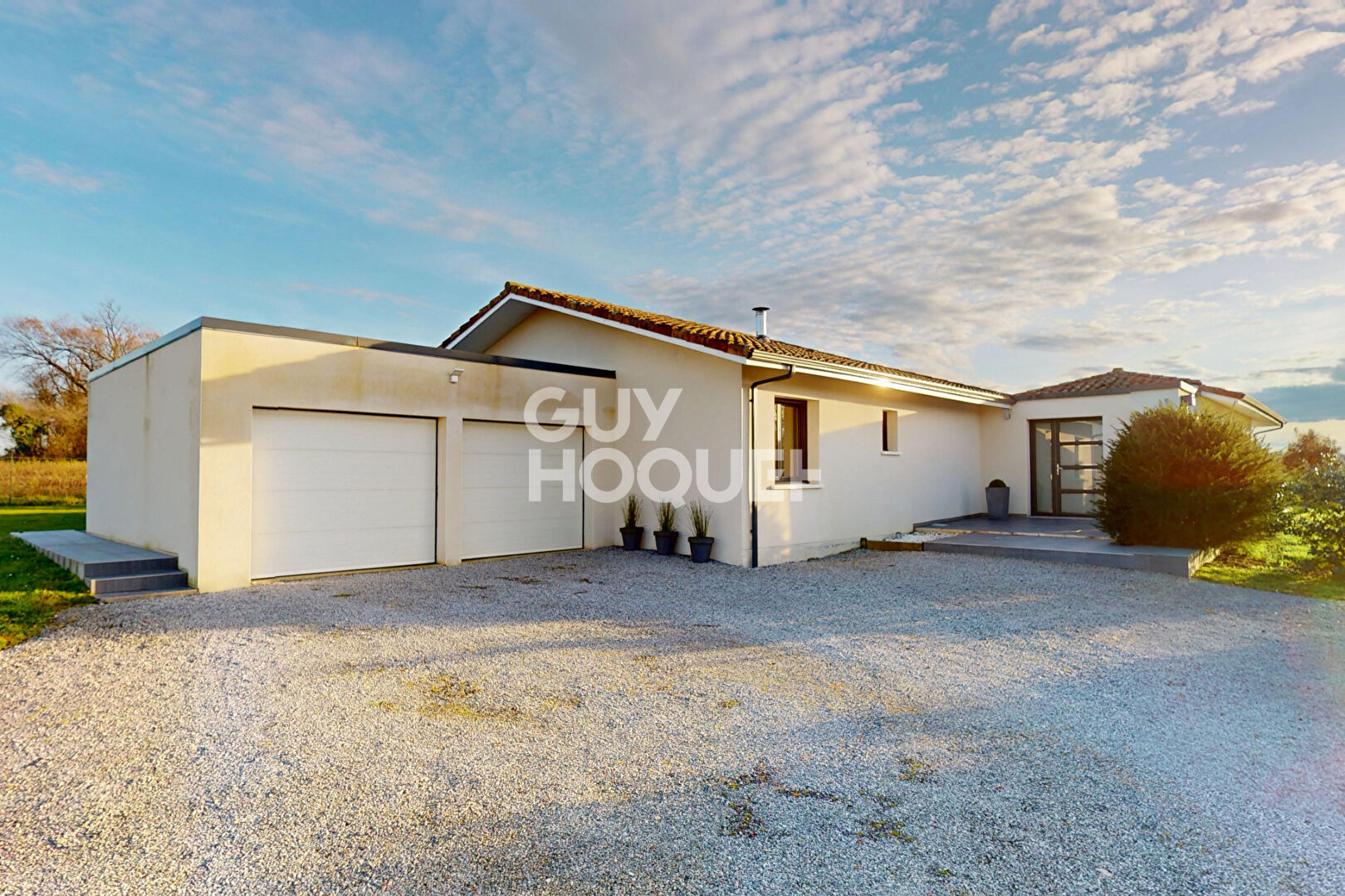 Élégante maison F3 de plain pied avec piscine et terrain clos