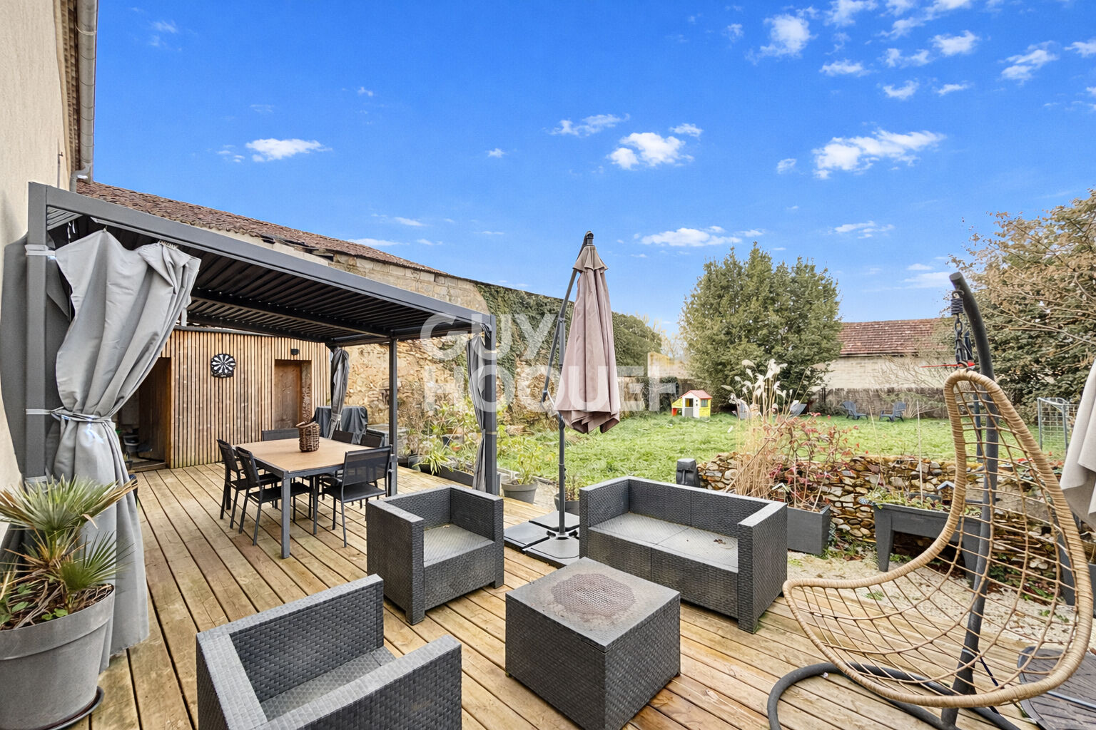 Maison de village proche d'ORTHEZ avec dépendance et jardin