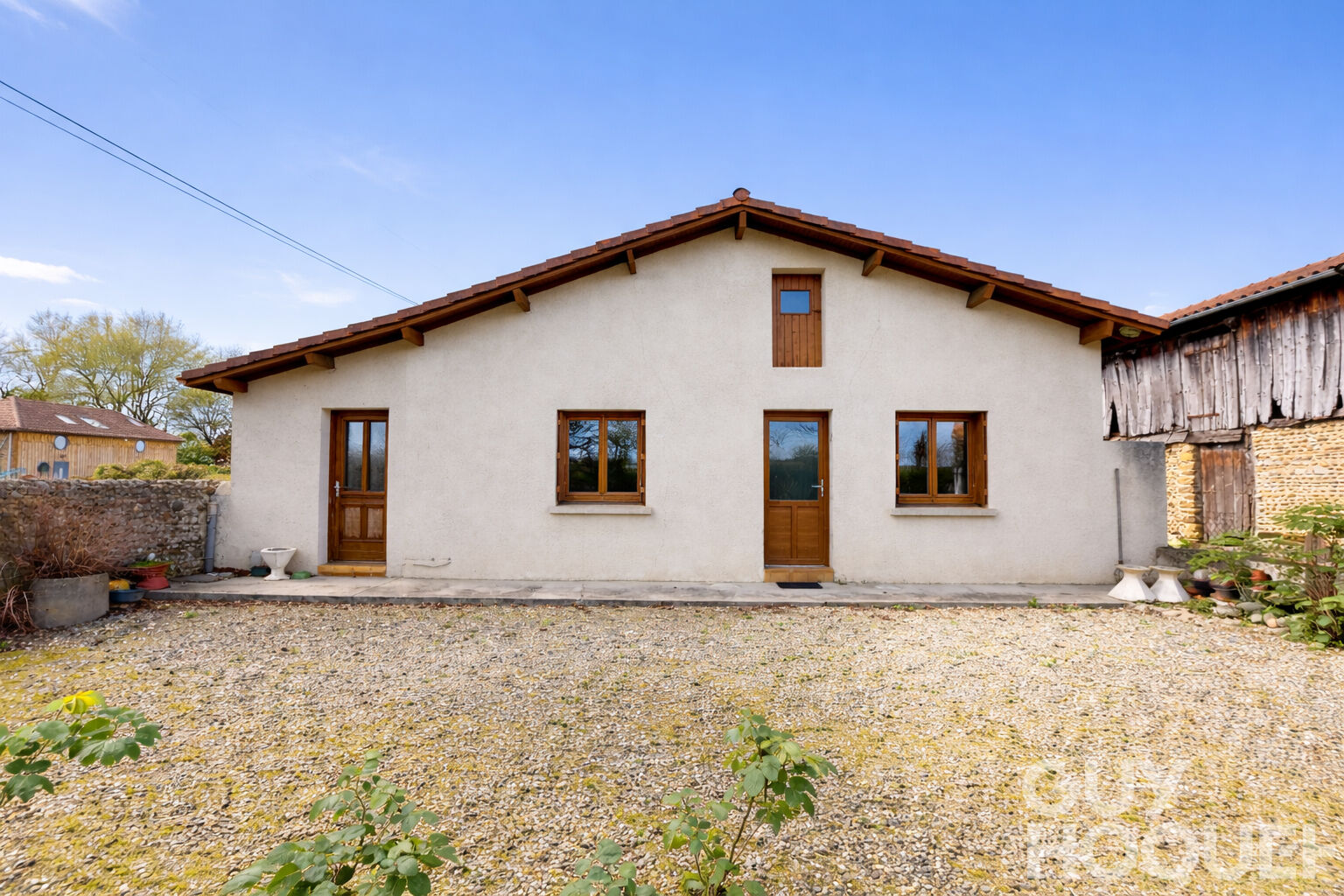 Maison ancienne à rénover avec dépendance en campagne