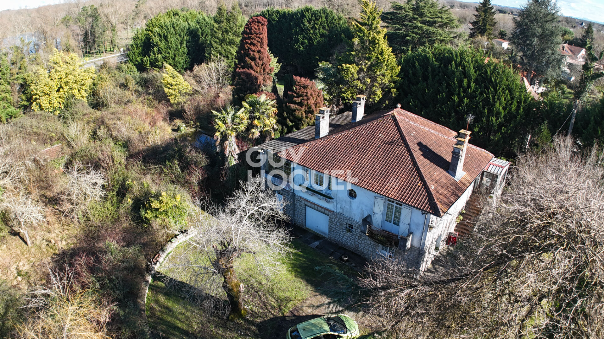 Maison sur sous-sol avec jardin "Fort potentiel "120 000 