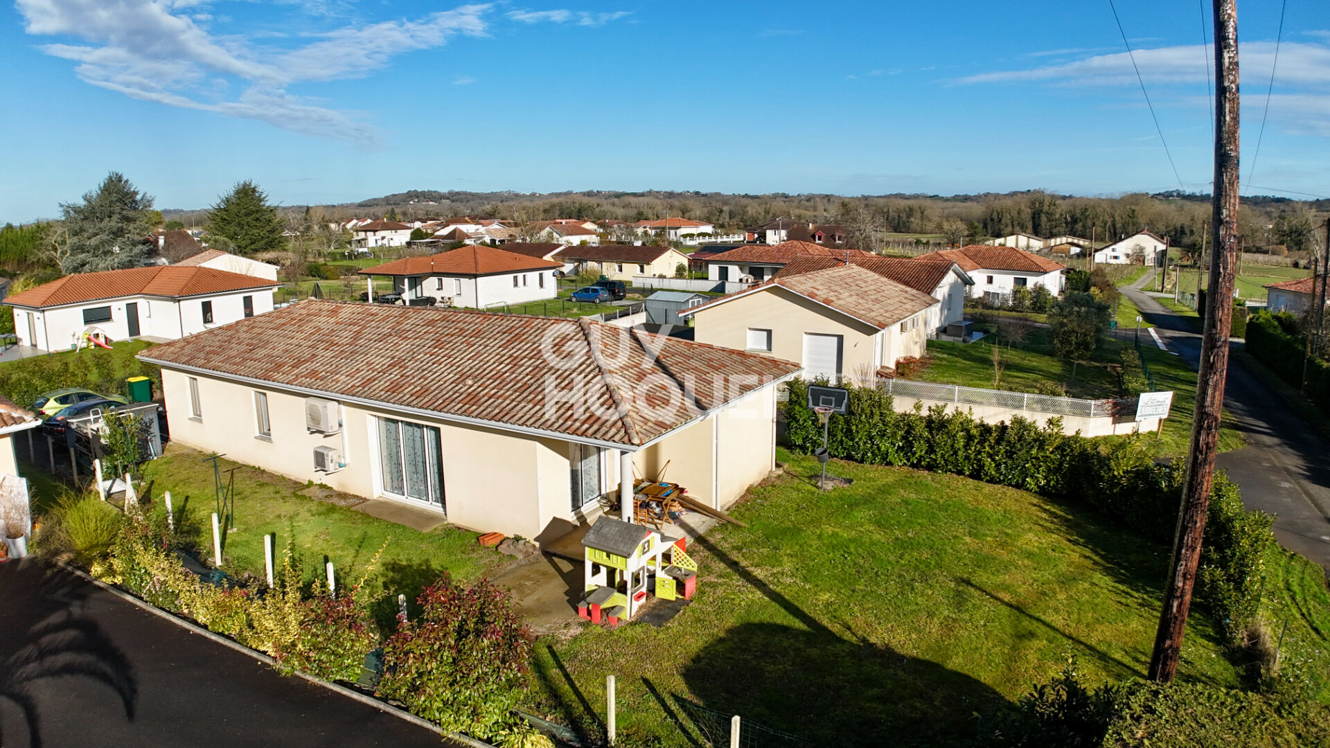 Maison contemporaine de plain-pied - Confort moderne et performance énergétique 