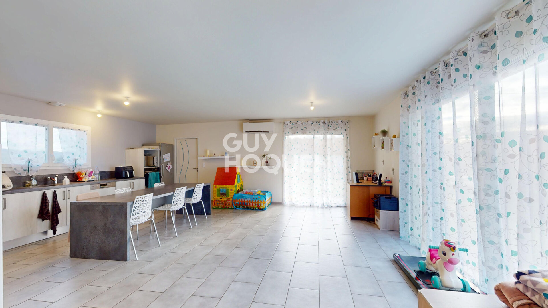 Maison contemporaine de plain-pied - Confort moderne et performance énergétique 