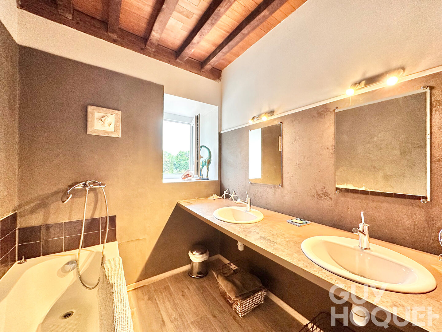 Maison béarnaise proche d'ORTHEZ avec dépendance et piscine