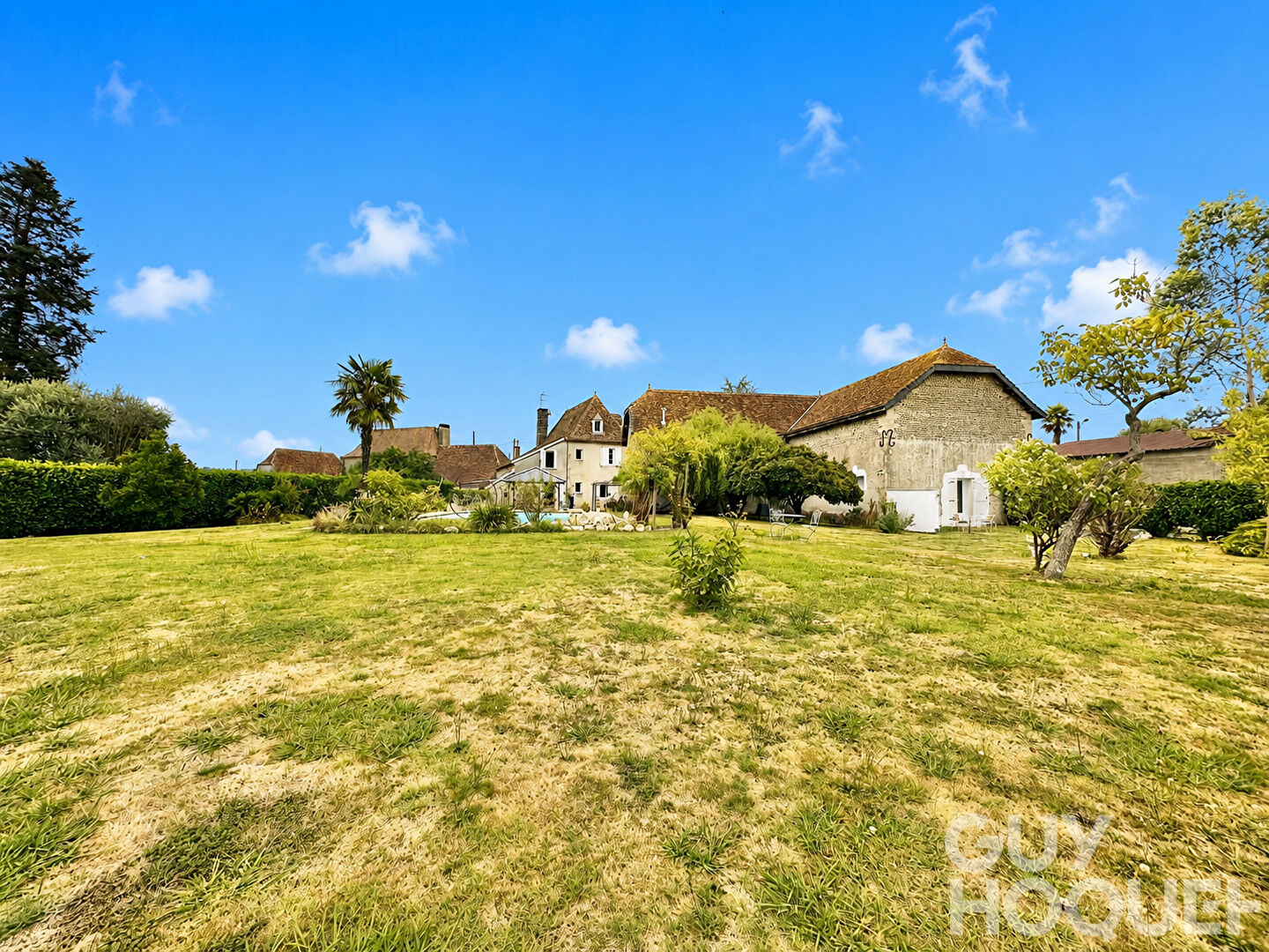 Maison béarnaise proche d'ORTHEZ avec dépendance et piscine