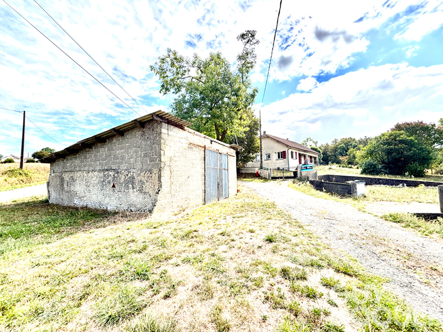 Maison à rénover avec vue sur les Pyrénées à Serres-Sainte-Marie