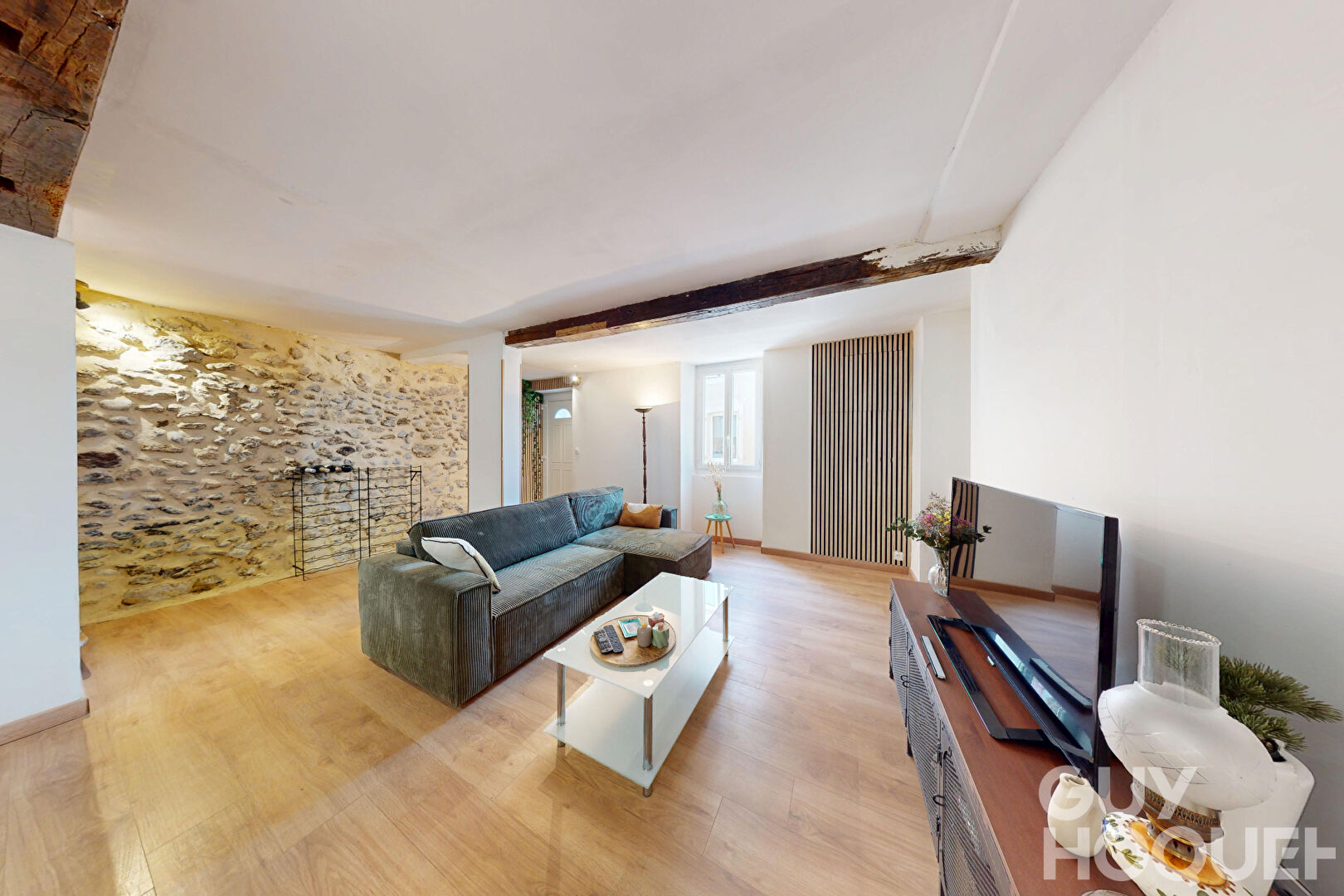 Maison de ville rénovée avec cour hyper centre d'Hagetmau