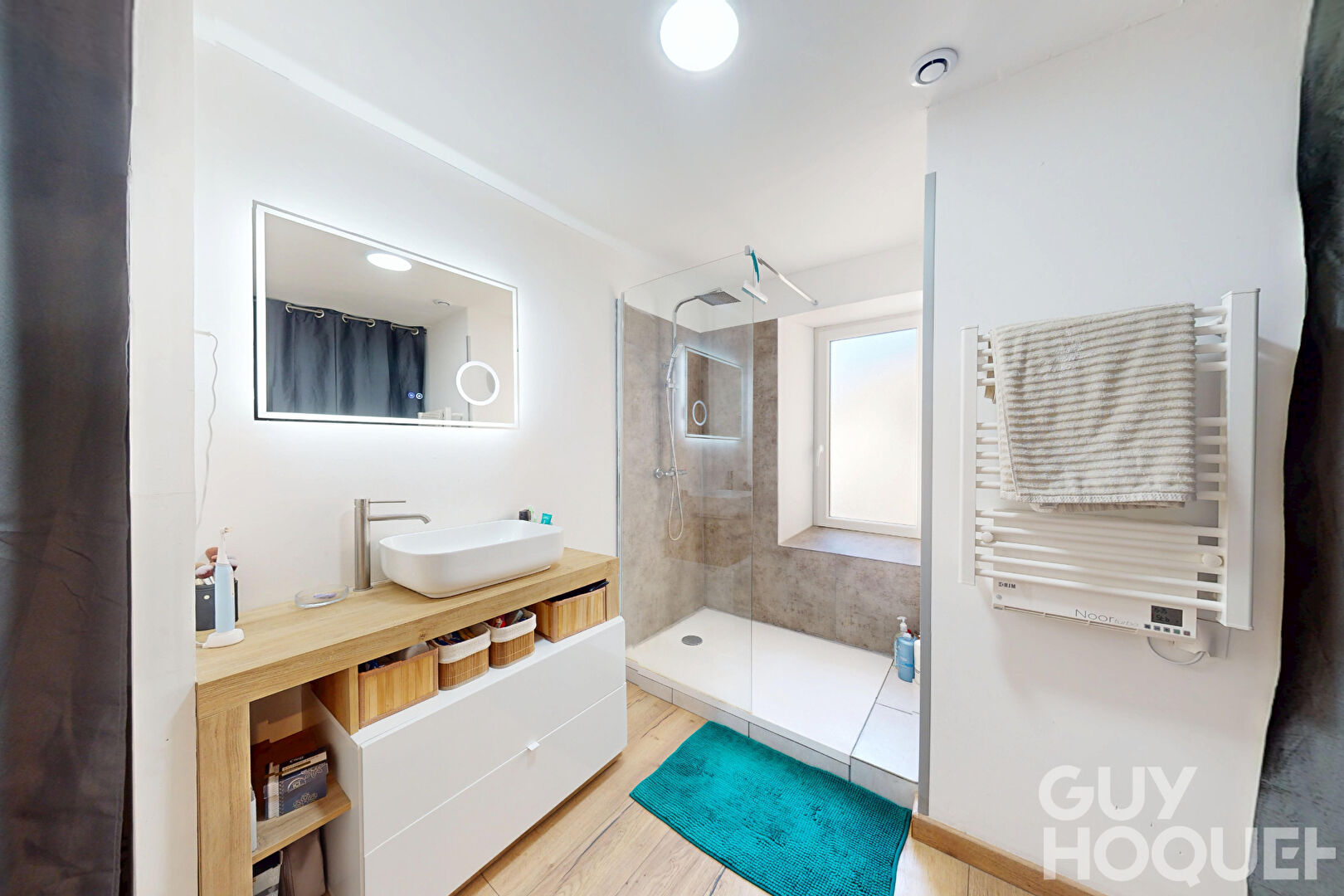 Maison de ville rénovée avec cour hyper centre d'Hagetmau