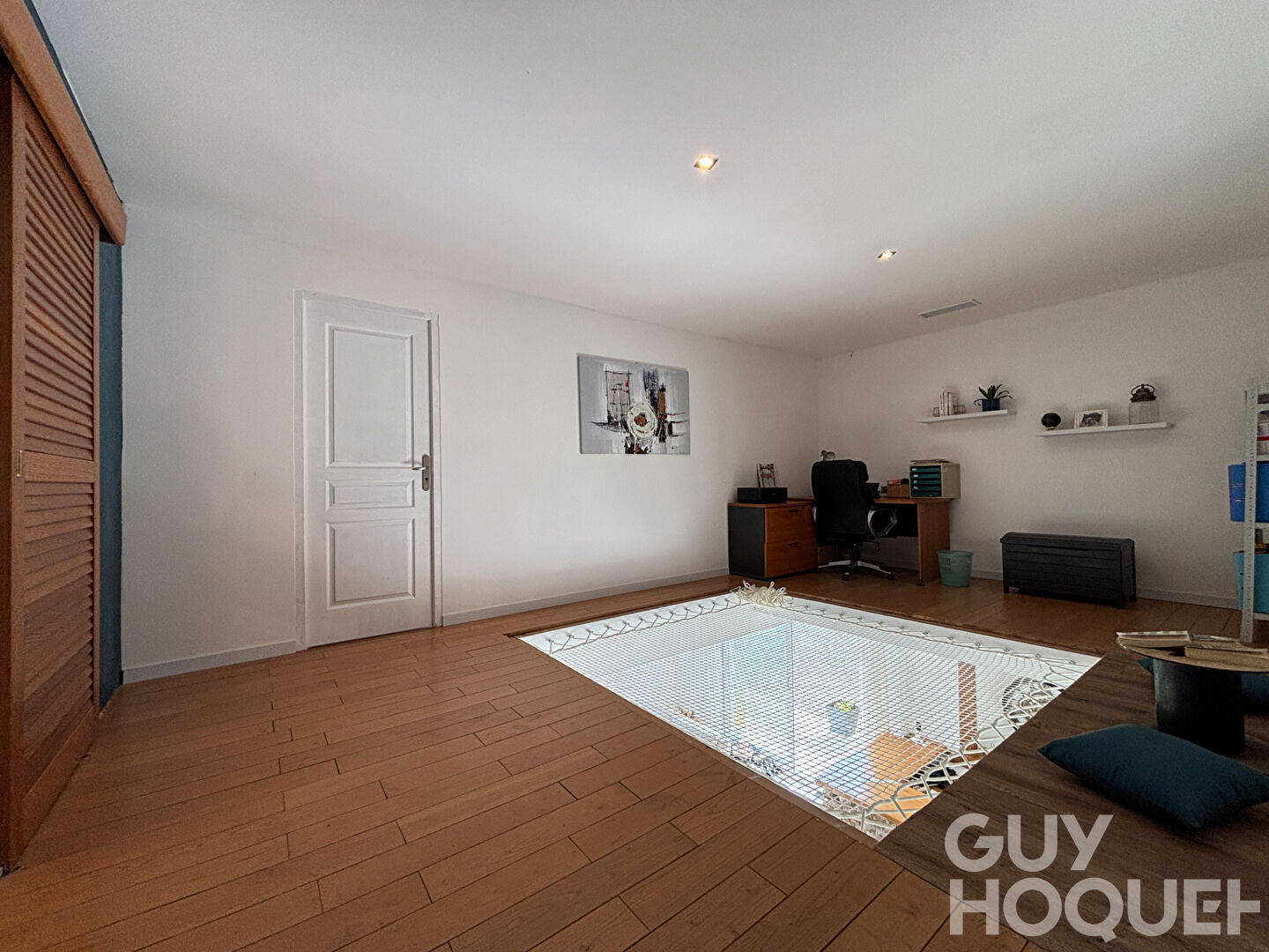 Maison de 230 m² habitables avec 6 chambres.