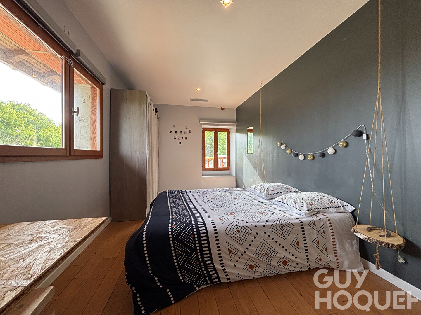 Maison de 230 m² habitables avec 6 chambres.