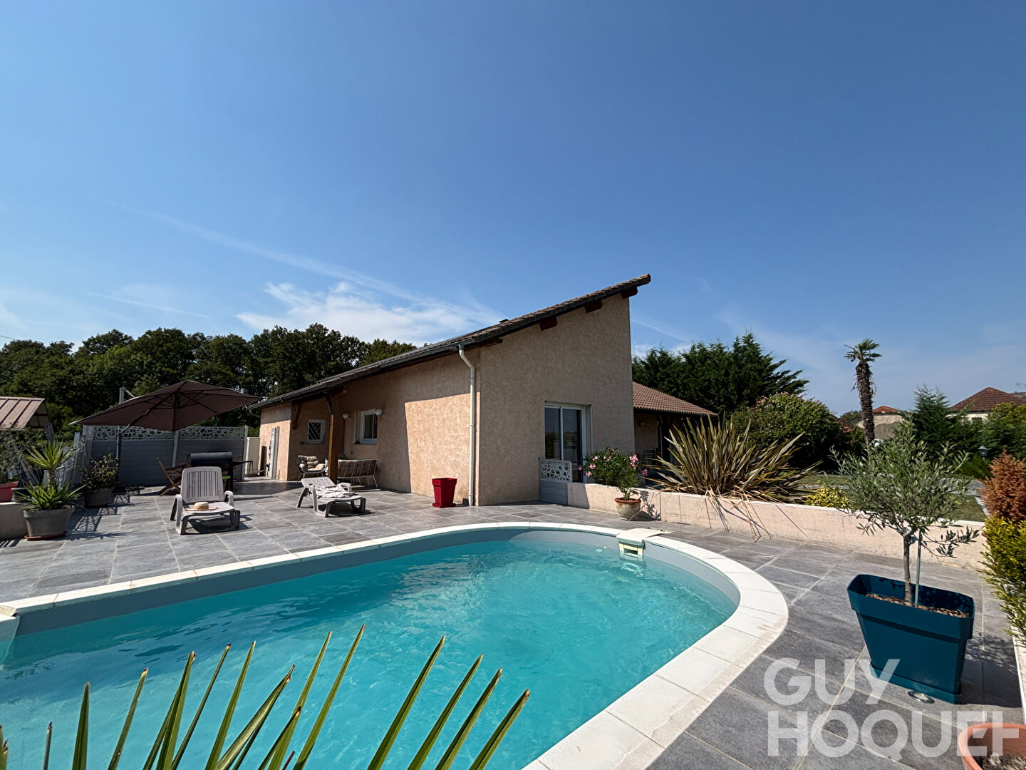 COUP DE C?UR ? VOLUMES, CONFORT, PISCINE ET CALME ABSOLU !