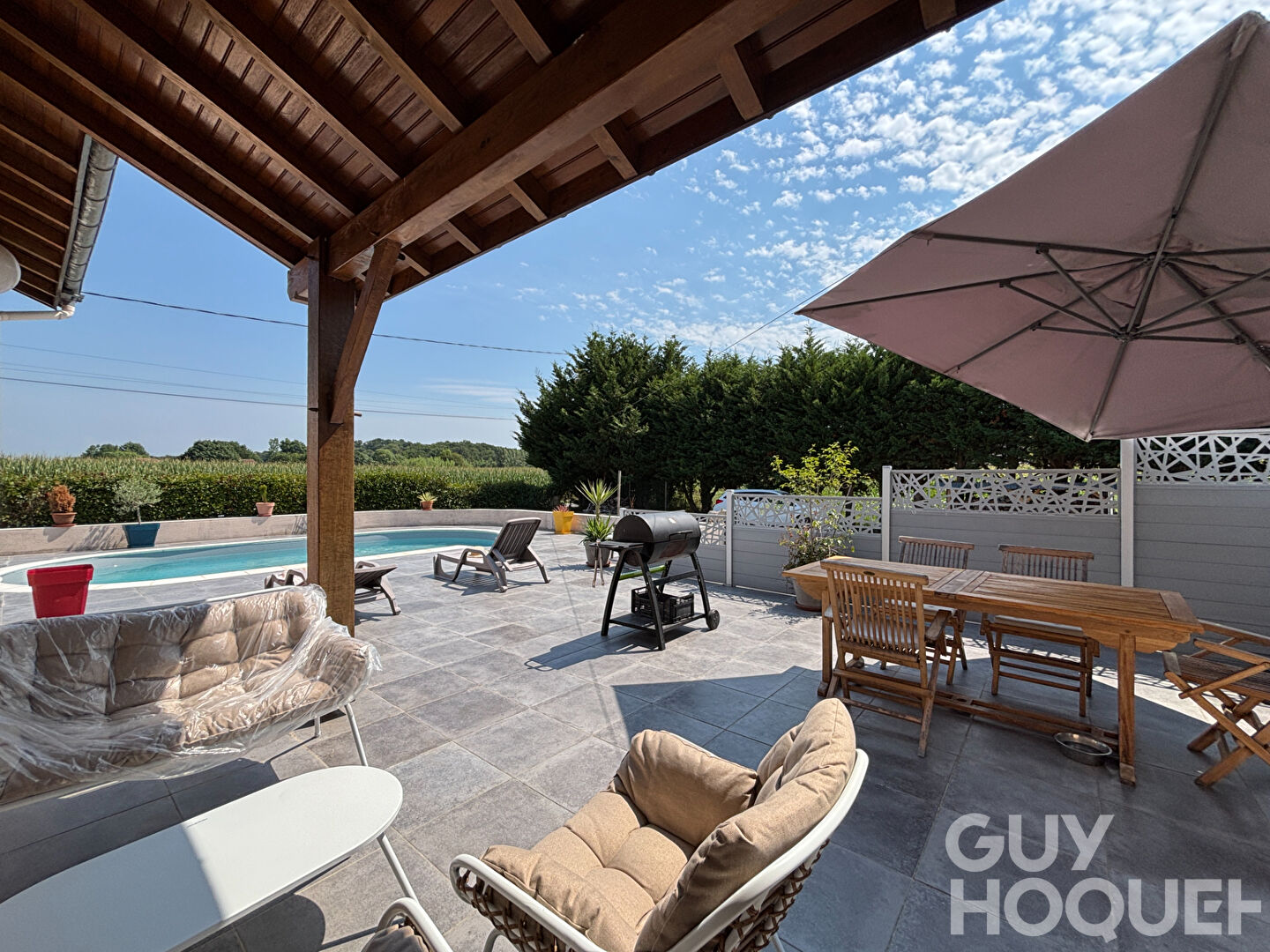 COUP DE C?UR ? VOLUMES, CONFORT, PISCINE ET CALME ABSOLU !