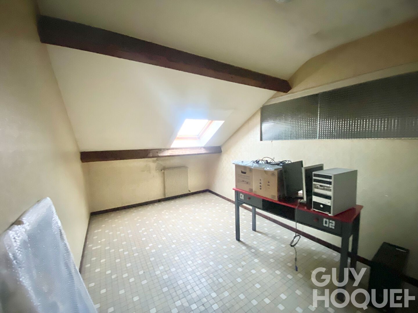 Appartement atypique à fort potentiel centre ville d'Orthez 75 m² habitables / 110 m² au sol