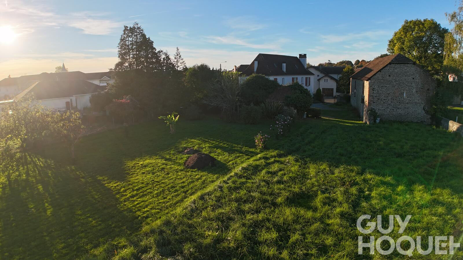 Terrain plat viabilisé à Artix de 1030m2