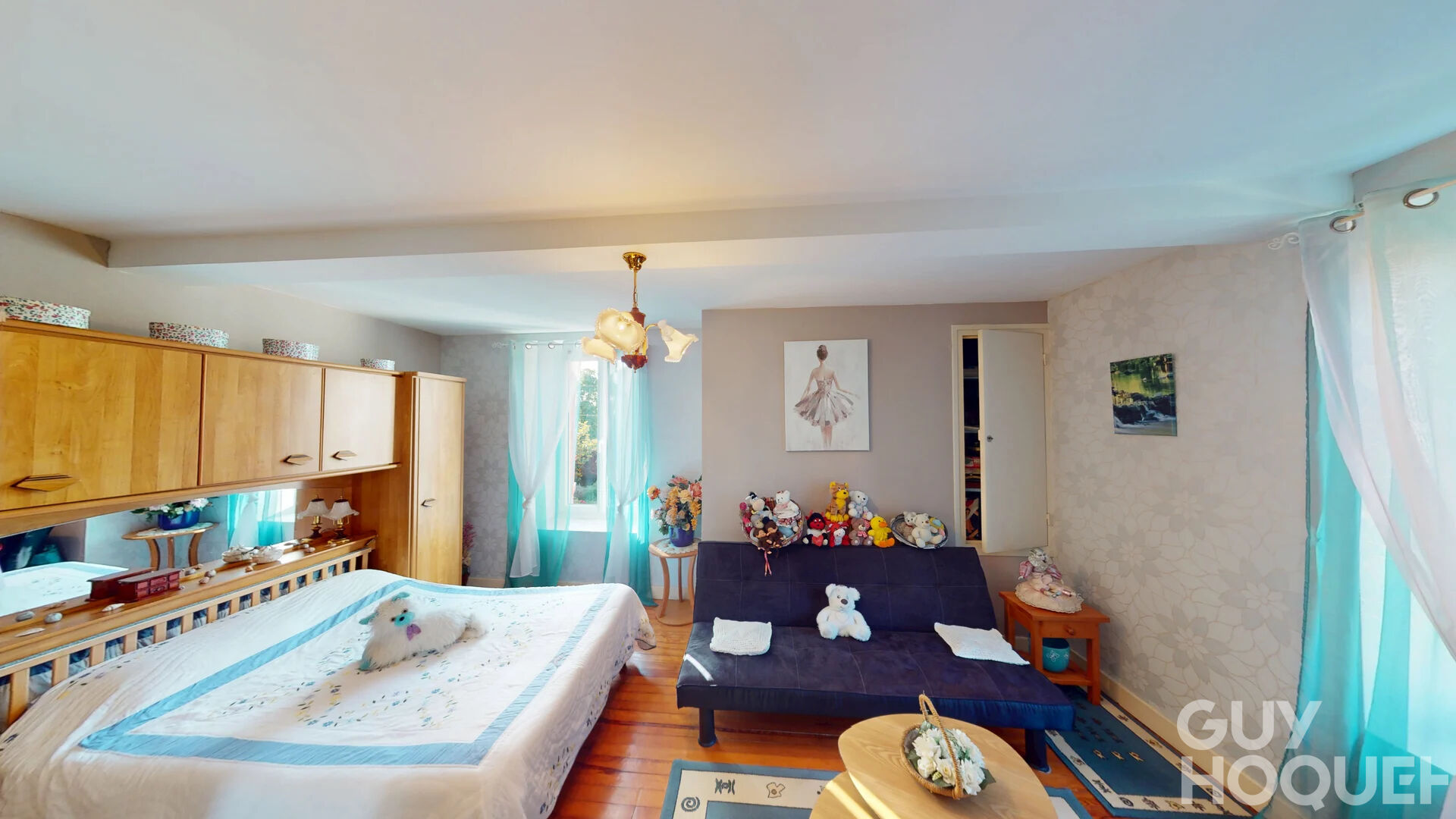 Appartement  4 pièces sur 2 niveaux avec jardin et deux places de parking